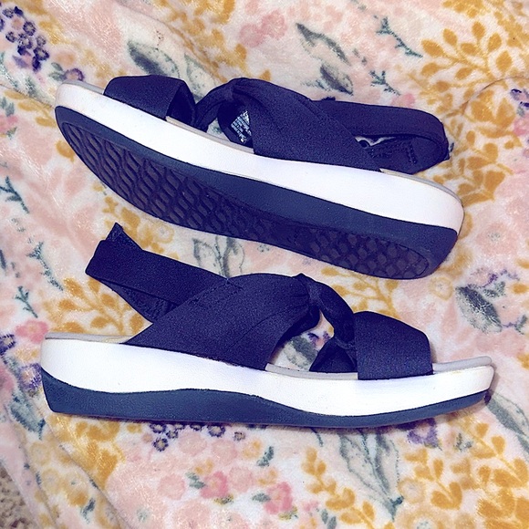 »-Clarks-»Cloudstepper Adjust Strappy Cloth Sandal Platform OpenToe Soft… - Picture 3 of 16